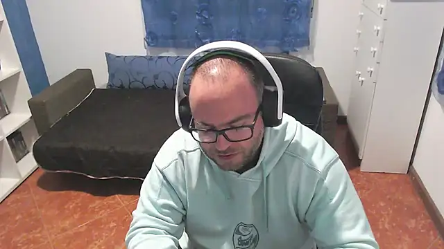 ravingr4d4 online show from November 9, 9:24 pm