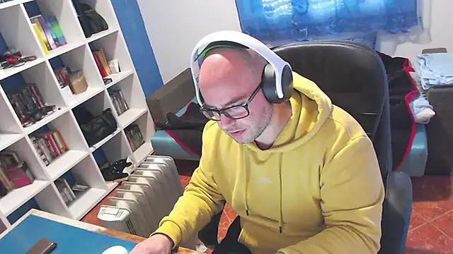 ravingr4d4 online show from December 19, 10:55 am