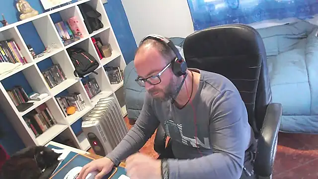 ravingr4d4 online show from February 24, 12:03 pm