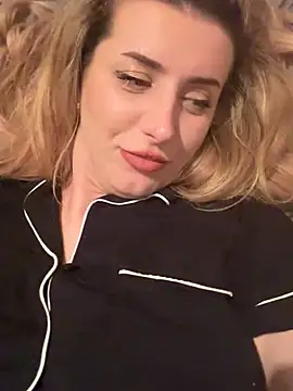 RoxxyDallas online show from March 9, 10:30 pm