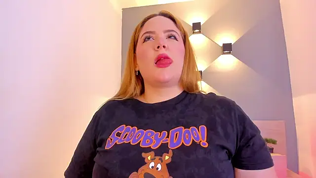 Snapshot of sophiarossee_ chatting on January 30, 12:16 pm sophiarossee online show from January 30, 12:16 pm