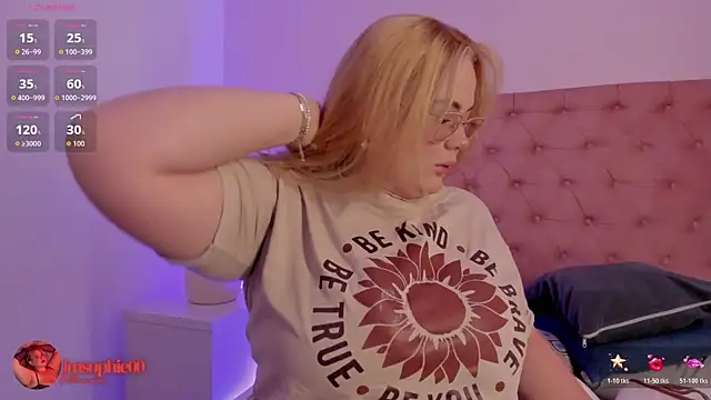 Snapshot of sophiarossee_ chatting on November 1, 12:18 pm sophiarossee online show from November 1, 12:18 pm