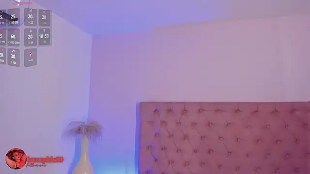 Snapshot of sophiarossee_ chatting on November 29, 12:52 pm sophiarossee online show from November 29, 12:52 pm