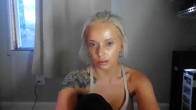 Snapshot of jaidenangel chatting on April 10, 12:10 pm jaidenangel online show from April 10, 12:10 pm