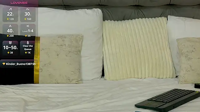 MiaCharm online show from April 3, 8:07 pm