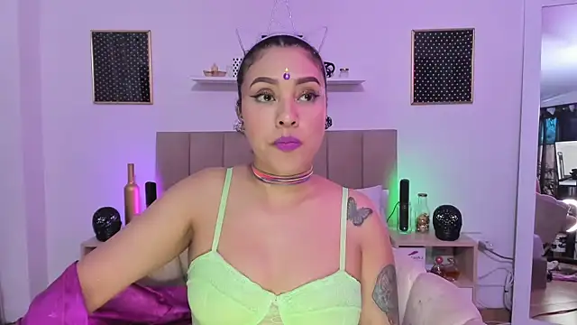 Snapshot of Zoe_Gruber chatting on October 18, 6:30 pm Zoe Gruber online show from October 18, 6:30 pm