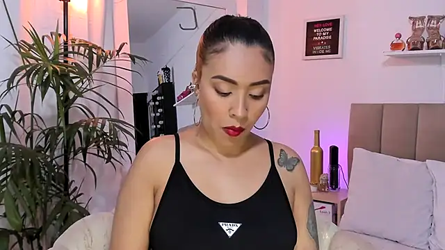 Snapshot of Zoe_Gruber chatting on November 23, 9:47 pm Zoe Gruber online show from November 23, 9:47 pm