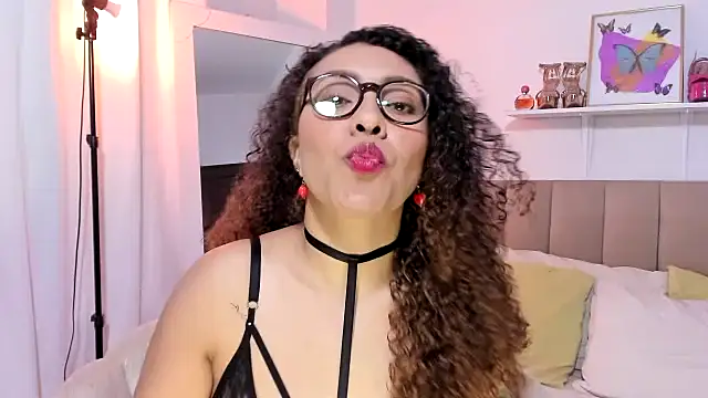 Snapshot of Zoe_Gruber chatting on December 4, 12:09 am Zoe Gruber online show from December 4, 12:09 am