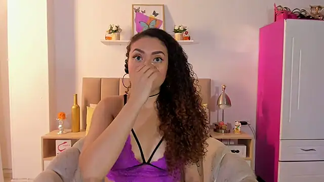 Zoe Gruber online show from March 22, 10:35 pm