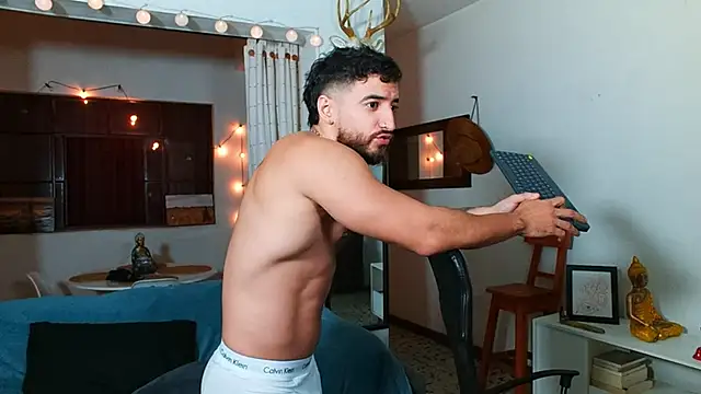 AndrewMartinez online show from February 9, 1:00 am