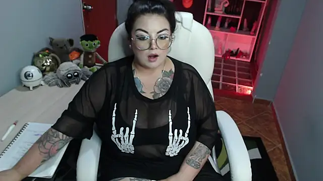 juliette rd online show from December 15, 11:42 pm