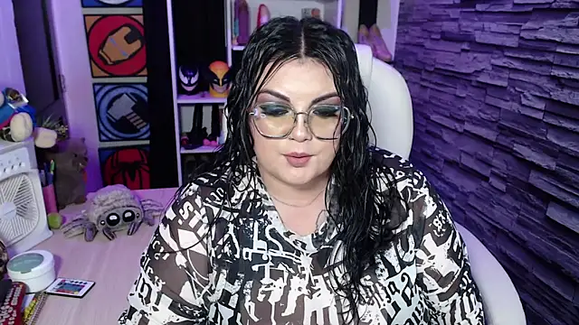 Snapshot of juliette_rd chatting on June 16, 5:21 am juliette rd online show from June 16, 5:21 am