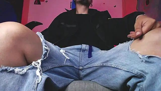 zacwatson  online show from October 20, 5:30 am