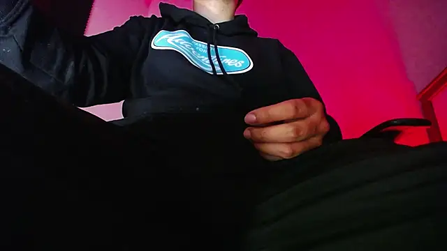 zacwatson  online show from November 4, 4:33 am