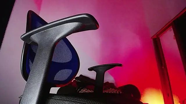 zacwatson  online show from November 5, 2:55 am