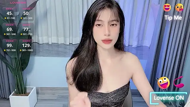 Snapshot of Aurora_99 chatting on October 29, 6:31 pm Aurora 99 online show from October 29, 6:31 pm