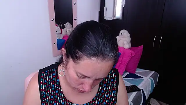 CristialJones  online show from November 7, 1:33 pm