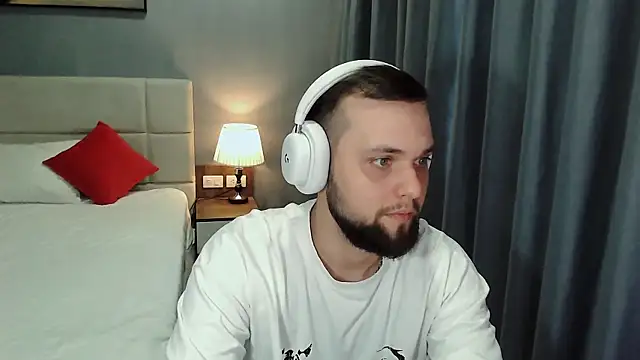 ChillyXO online show from June 27, 12:37 am