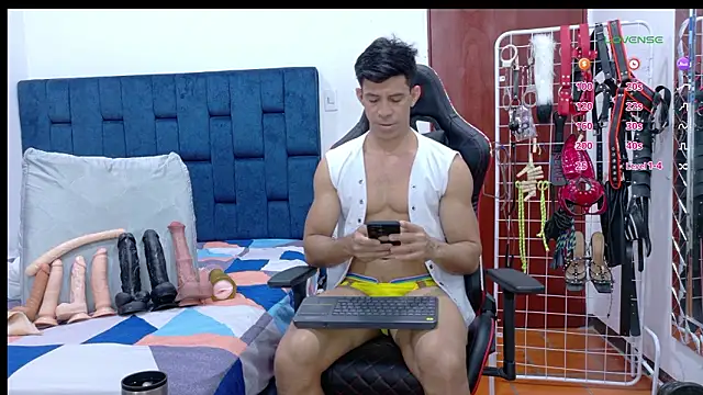 JoseRumbero26 online show from February 24, 3:15 am