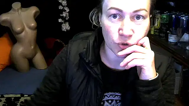 wLESLYMOSw online show from October 23, 9:30 am