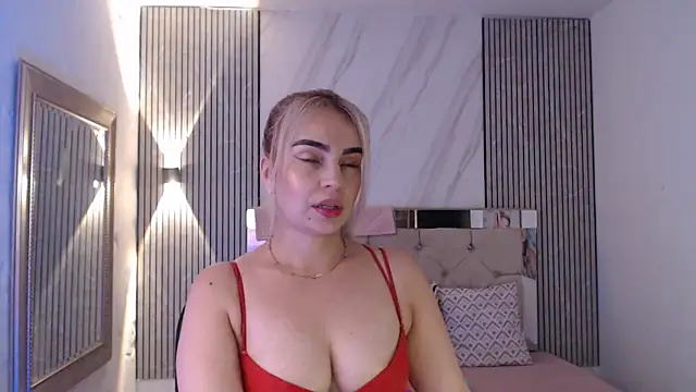 ashley  tylor online show from April 12, 3:00 am