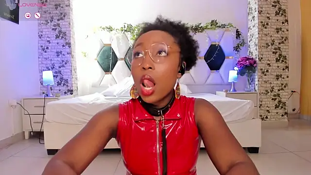 EmmaSanzz  online show from January 10, 2:23 pm