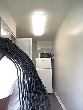 fantasygyal online show from June 3, 3:06 pm