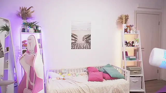 Lily Young online show from January 4, 7:03 am