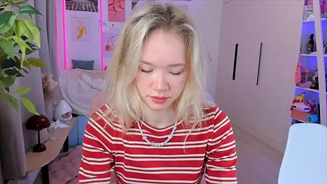 Lily Young online show from February 23, 4:54 am