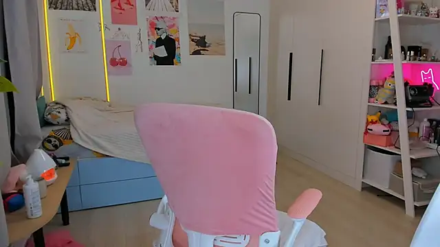 Lily Young online show from March 24, 3:11 am