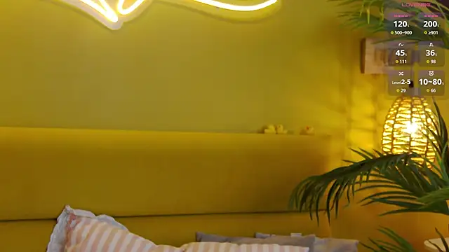 lessysweety online show from April 17, 3:20 am