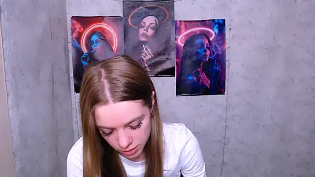 Snapshot of AliceFlirtt_ chatting on November 13, 8:13 am AliceFlirtt online show from November 13, 8:13 am