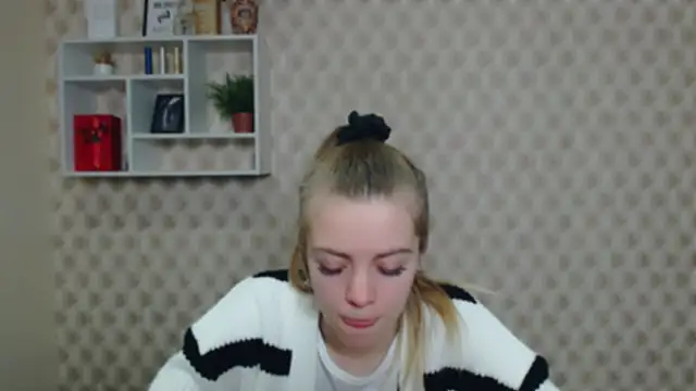 Snapshot of AliceFlirtt_ chatting on November 20, 1:22 pm AliceFlirtt online show from November 20, 1:22 pm