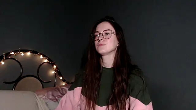 Snapshot of wow__kelly chatting on December 2, 4:24 pm wow kelly online show from December 2, 4:24 pm