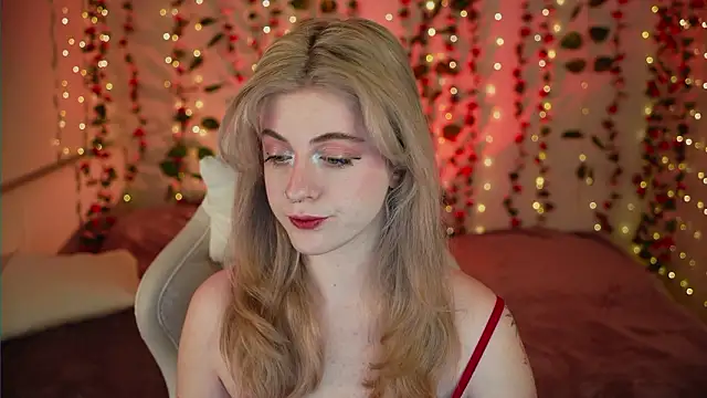 your favoritegirls online show from March 10, 3:50 pm