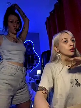 Dooubletroublee online show from October 5, 3:10 pm