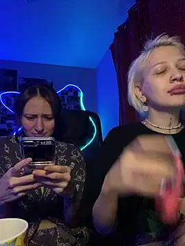 Dooubletroublee online show from December 16, 1:21 am