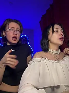 Dooubletroublee online show from March 15, 1:44 am