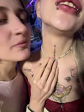 Dooubletroublee online show from March 26, 1:01 am