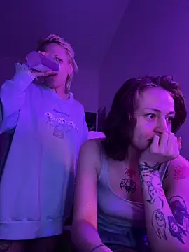 Dooubletroublee online show from June 7, 9:18 pm