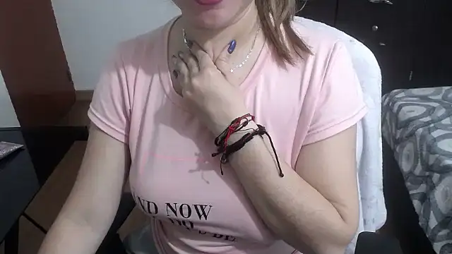 Luna girlhot  online show from February 8, 4:36 am