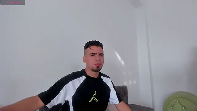 Snapshot of PittAndLunaa chatting on February 8, 12:41 pm PittAndLunaa online show from February 8, 12:41 pm