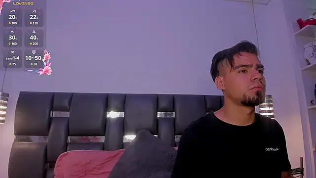 Snapshot of PittAndLunaa chatting on February 17, 12:23 pm PittAndLunaa online show from February 17, 12:23 pm