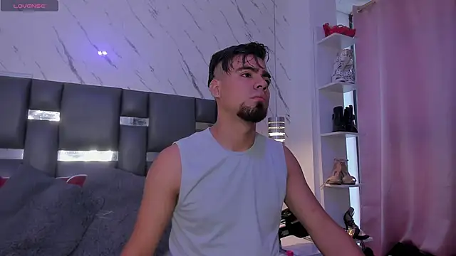 Snapshot of PittAndLunaa chatting on February 28, 12:28 pm PittAndLunaa online show from February 28, 12:28 pm