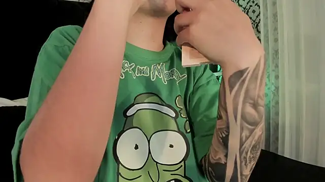 Snapshot of Adeelinee chatting on November 29, 8:34 pm Adeelinee online show from November 29, 8:34 pm