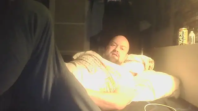 Snapshot of Prehistorixxx2686 chatting on December 15, 7:01 am Prehistorixxx2686 online show from December 15, 7:01 am