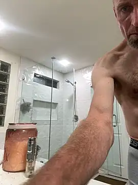 Snapshot of El_Gizmo chatting on November 1, 8:49 am El Gizmo online show from November 1, 8:49 am