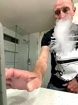 Snapshot of El_Gizmo chatting on November 30, 4:27 am El Gizmo online show from November 30, 4:27 am