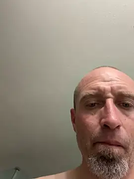 Snapshot of El_Gizmo chatting on December 1, 5:45 am El Gizmo online show from December 1, 5:45 am