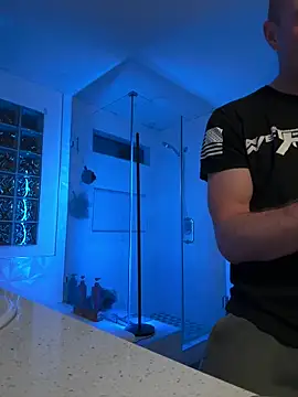 Snapshot of El_Gizmo chatting on December 16, 7:35 am El Gizmo online show from December 16, 7:35 am